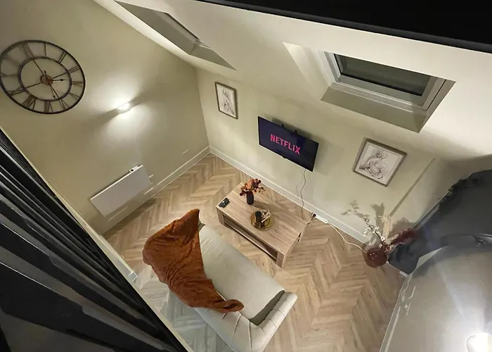 Luxury Mezzanine Apartment In Central Leeds
